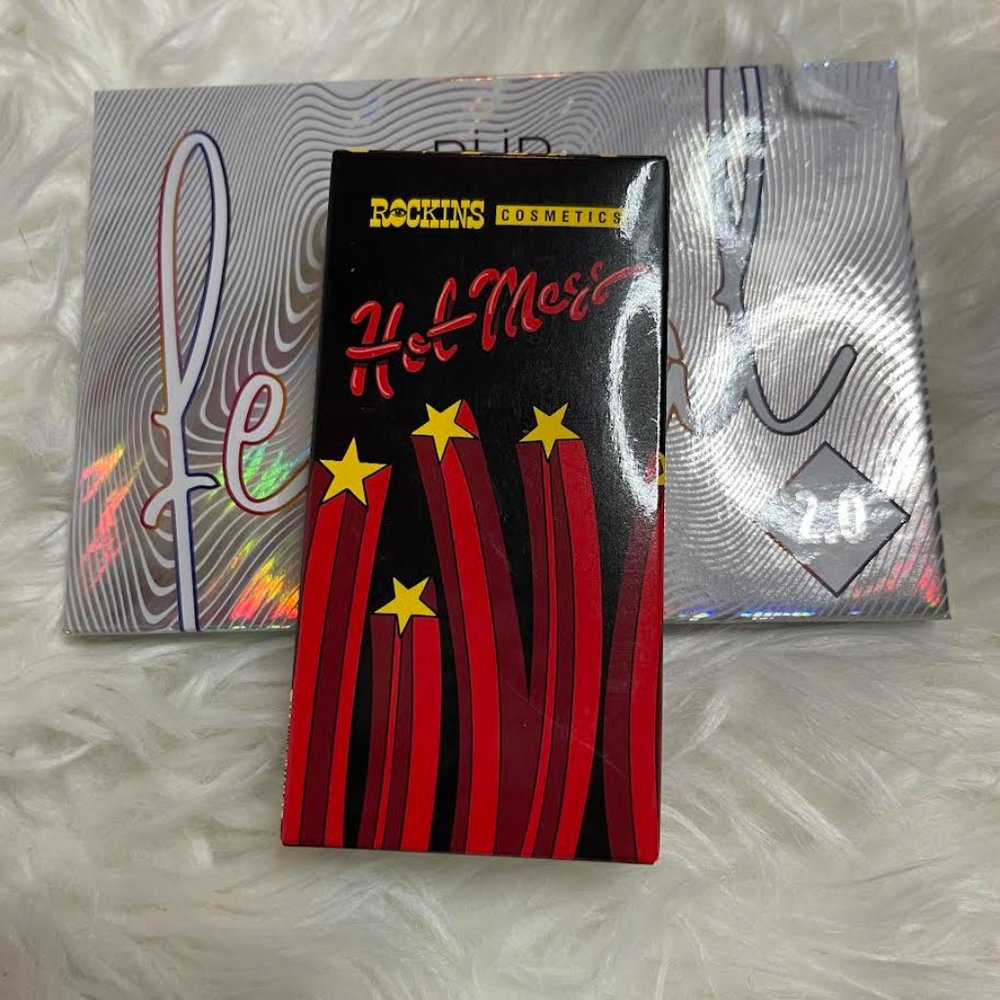 Makeup bundle - Picture 3 of 5